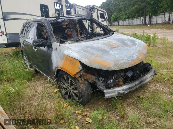 2015 Kia Sorento SX with VIN 5XYKW4A70FG568634, listed as a Copart auction lot 55783225 with Not provided miles and Salvage title. Bid and sale history available at DreamBid. Image 4.