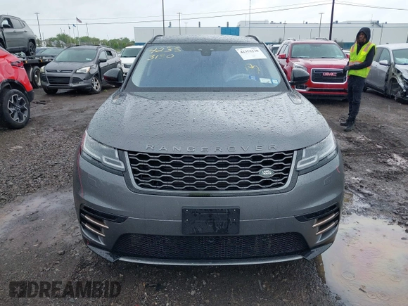 2019 Land Rover Range Rover Velar R-Dynamic SE z VIN SALYL2EX1KA227926, wystawiony jako IAAI lot #42353130 z przebiegiem 39 890 mil mil oraz . Historia ofert i sprzedaży dostępna na DreamBid. Obrazek 12.