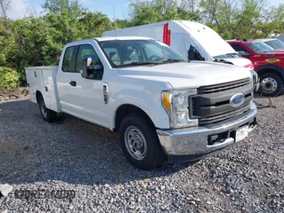 2017 Ford F-250 XL z VIN 1FD7X2A68HEC66059, wystawiony jako IAAI lot #42032266 z przebiegiem 208 234 mil mil oraz . Historia ofert i sprzedaży dostępna na DreamBid. Obrazek 1.