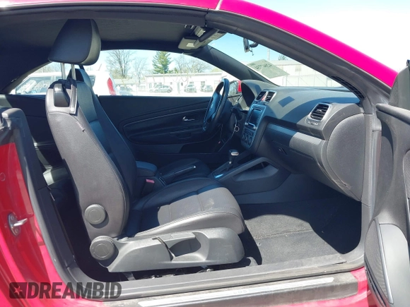 2009 Volkswagen Eos Komfort with VIN WVWBA71F39V008482, listed as a IAAI auction lot 42047734 with 109,307 mi miles and . Bid and sale history available at DreamBid. Image 5.