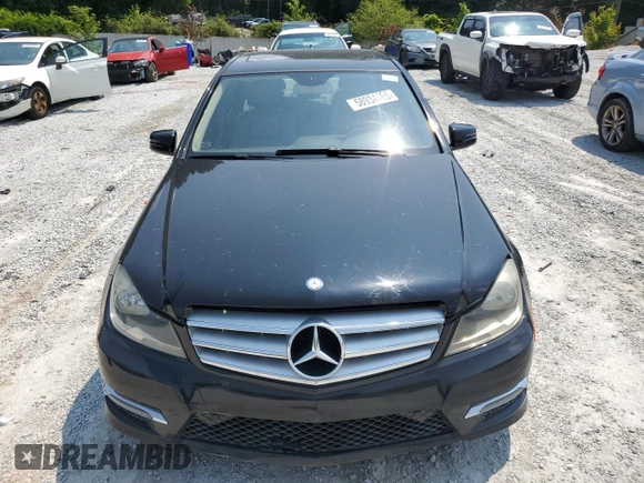 2013 Mercedes-Benz C 250 Sport z VIN WDDGF4HB4DR283410, wystawiony jako Copart lot #58934465 z przebiegiem 175 887 mil mil oraz Czysty tytuł • Clean title. Historia ofert i sprzedaży dostępna na DreamBid. Obrazek 5.