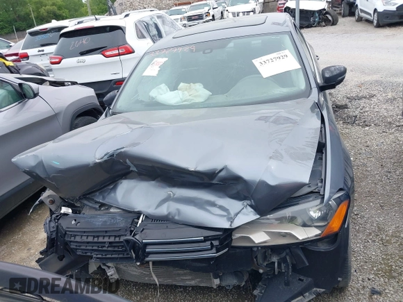 2014 Volkswagen Passat SE with VIN 1VWBT7A31EC109250, listed as a IAAI auction lot 33727929 with Not provided miles and . Bid and sale history available at DreamBid. Image 13.