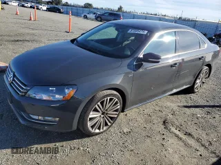 2015 Volkswagen Passat SE with VIN 1VWBT7A35FC025711, listed as a Copart auction lot 87005474 with 95,842 mi miles and Salvage title. Bid and sale history available at DreamBid. Image 1.