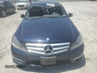 2012 Mercedes-Benz C 300 Sport z VIN WDDGF8BB5CR212988, wystawiony jako Copart lot #62689835 z przebiegiem 94 782 mil mil oraz Szkoda całkowita • Salvage title. Historia ofert i sprzedaży dostępna na DreamBid. Obrazek 5.