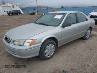 2001 Toyota Camry CE with VIN 4T1BG22K41U832610, listed as a IAAI auction lot 42010506 with 142,175 mi miles. Bid and sale history available at carsss.com. Image 2.