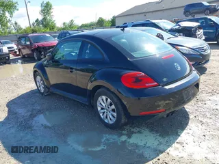 2015 Volkswagen Beetle Fleet Edition с VIN 3VWF17AT8FM647581, выставлен на аукционе IAAI как лот 42320180 с пробегом 148 257 миль миль и . История ставок и продаж доступна на DreamBid. Изображение 3.