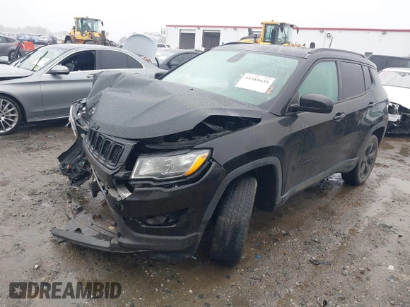 2018 Jeep Compass Latitude with VIN 3C4NJDBB0JT298644, listed as a IAAI auction lot 41581635 with 101,077 mi miles. Bid and sale history available at carsss.com. Image 17.