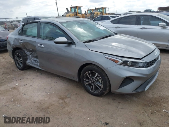 2024 Kia Forte LXS with VIN 3KPF24AD5RE698381, listed as a IAAI auction lot 40726488 with 21,657 mi miles. Bid and sale history available at carsss.com. Image 1.