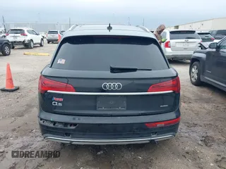 2021 Audi Q5 Premium with VIN WA1AAAFY4M2115693, listed as a IAAI auction lot 41585243 with 67,049 mi miles. Bid and sale history available at carsss.com. Image 17.