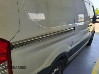 2017 Ford Transit z VIN 1FTYE1YM6HKB17664, wystawiony jako IAAI lot #42516423 z przebiegiem 198 457 mil mil oraz . Historia ofert i sprzedaży dostępna na DreamBid. Obrazek 19.