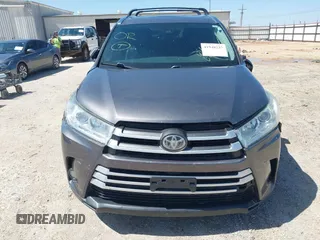 2017 Toyota Highlander XLE with VIN 5TDKZRFH1HS511984, listed as a IAAI auction lot 41948237 with 119,494 mi miles and . Bid and sale history available at DreamBid. Image 12.