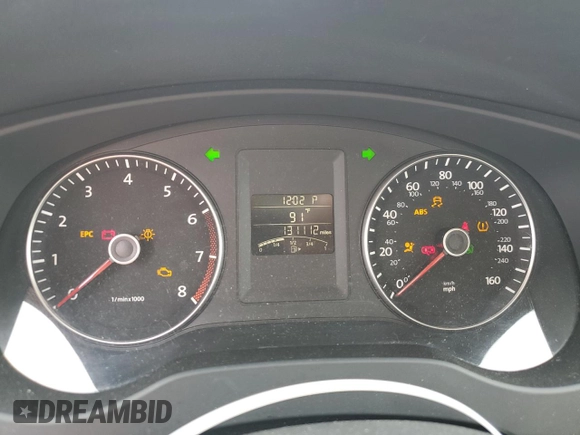 2014 Volkswagen Jetta SE z VIN 3VWD17AJ8EM413915, wystawiony jako Copart lot #62325025 z przebiegiem 131 112 mil mil oraz Szkoda całkowita • Salvage title. Historia ofert i sprzedaży dostępna na DreamBid. Obrazek 9.