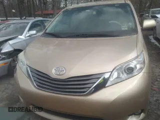 2011 Toyota Sienna XLE with VIN 5TDDK3DC3BS029476, listed as a IAAI auction lot 41393568 with 124,328 mi miles. Bid and sale history available at carsss.com. Image 12.