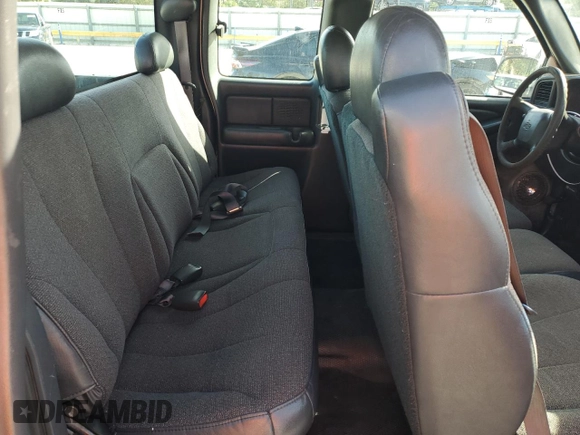 2000 Chevrolet Silverado 1500 with VIN 2GCEC19WXY1380555, listed as a Copart auction lot 41384365 with 244,927 mi miles and Clean Title. Bid and sale history available at DreamBid. Image 10.