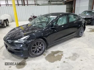 2021 Tesla Model 3 Long Range z VIN 5YJ3E1EB8MF048996, wystawiony jako Copart lot #57501495 z przebiegiem 45 952 mil mil oraz Szkoda całkowita • Salvage title. Historia ofert i sprzedaży dostępna na DreamBid. Obrazek 1.