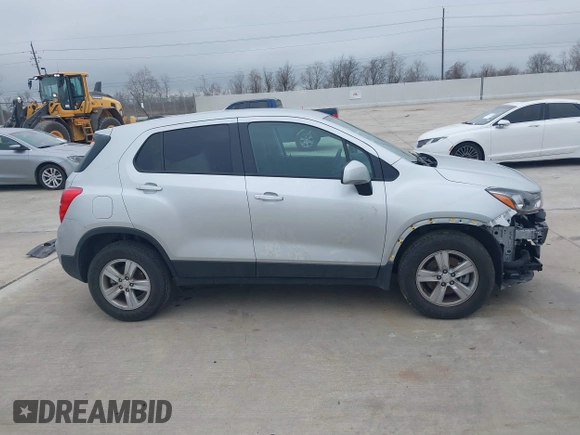 2022 Chevrolet Trax LS with VIN KL7CJNSM1NB527142, listed as a IAAI auction lot 41571815 with 13,136 mi miles. Bid and sale history available at carsss.com. Image 13.