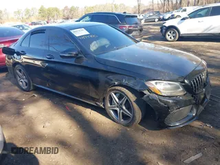 2018 Mercedes-Benz C 300 z VIN 55SWF4KB6JU235244, wystawiony jako IAAI lot #41974700 z przebiegiem 76 134 mil mil oraz . Historia ofert i sprzedaży dostępna na DreamBid. Obrazek 1.