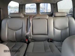2004 Chevrolet Suburban LT z VIN 3GNEC16T04G275736, wystawiony jako Copart lot #41985385 z przebiegiem 215 292 mil mil oraz Nie do naprawy • Non repairable. Historia ofert i sprzedaży dostępna na DreamBid. Obrazek 10.