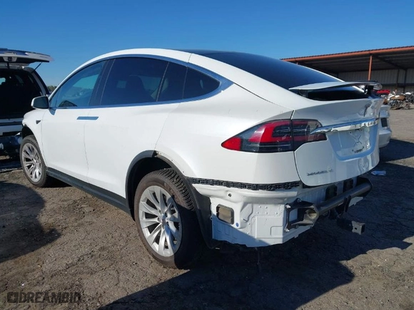 2018 Tesla Model X 75D with VIN 5YJXCDE28JF115455, listed as a IAAI auction lot 41878021 with 87,626 mi miles. Bid and sale history available at carsss.com. Image 3.