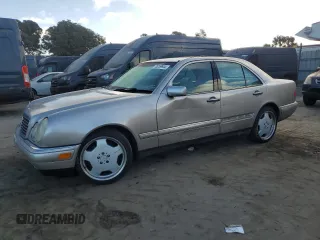 1998 Mercedes-Benz E-Class with VIN WDBJF65F4WA499776, listed as a Copart auction lot 78259644 with 237,912 mi miles and Salvage Title. Bid and sale history available at carsss.com. Image 1.