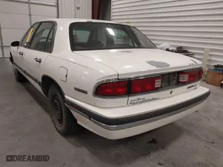 1992 Buick LeSabre Custom with VIN 1G4HP53LXNH549226, listed as a IAAI auction lot 42068161 with 233,126 mi miles. Bid and sale history available at carsss.com. Image 3.