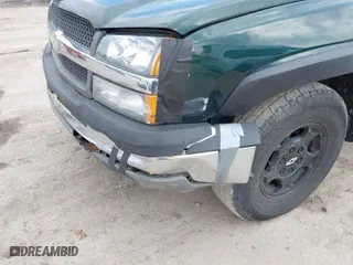 2003 Chevrolet Silverado 1500 with VIN 1GCEC14X73Z248420, listed as a IAAI auction lot 42053273 with 204,094 mi miles. Bid and sale history available at carsss.com. Image 6.