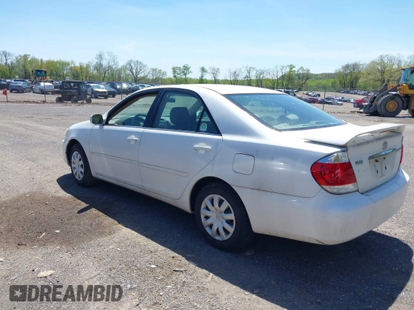 2006 Toyota Camry STD with VIN 4T1BE32K96U686000, listed as a IAAI auction lot 42168092 with 119,582 mi miles. Bid and sale history available at carsss.com. Image 3.