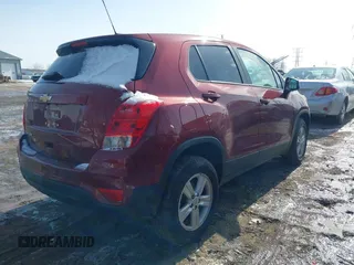 2021 Chevrolet Trax LS with VIN KL7CJNSB9MB358288, listed as a IAAI auction lot 41610891 with 33,390 mi miles. Bid and sale history available at carsss.com. Image 4.