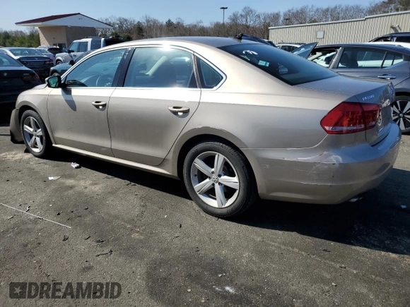 2015 Volkswagen Passat Limited Edition Edition z VIN 1VWAT7A33FC103074, wystawiony jako Copart lot #49218995 z przebiegiem 67 482 mil mil oraz Szkoda całkowita • Salvage title. Historia ofert i sprzedaży dostępna na DreamBid. Obrazek 2.