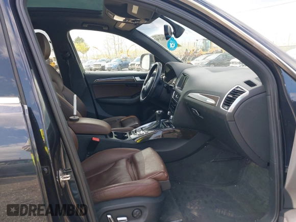 2014 Audi Q5 Premium Plus with VIN WA1LFAFP1EA114946, listed as a IAAI auction lot 42042556 with 190,787 mi miles. Bid and sale history available at carsss.com. Image 5.