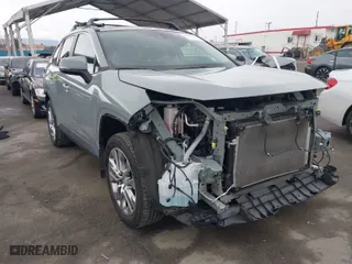 2022 Toyota RAV4 XLE Premium with VIN 2T3C1RFV8NW236772, listed as a IAAI auction lot 41783276 with 41,345 mi miles. Bid and sale history available at carsss.com. Image 1.
