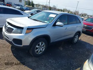 2011 Kia Sorento LX with VIN 5XYKTCA12BG014522, listed as a IAAI auction lot 42115390 with 116,515 mi miles. Bid and sale history available at carsss.com. Image 2.