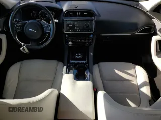 2017 Jaguar F-PACE 20d Prestige with VIN SADCK2BN1HA892569, listed as a Copart auction lot 87753235 with 34,695 mi miles and Salvage Title. Bid and sale history available at carsss.com. Image 8.