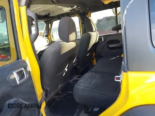 2021 Jeep Wrangler Unlimited Sport S z VIN 1C4HJXDN6MW597477, wystawiony jako IAAI lot #41089112 z przebiegiem 82 315 mil mil oraz . Historia ofert i sprzedaży dostępna na DreamBid. Obrazek 8.