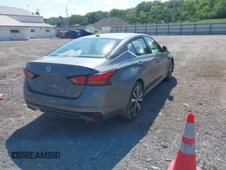 2020 Nissan Altima SR with VIN 1N4BL4CV6LC234697, listed as a IAAI auction lot 41010755 with 85,109 mi miles and . Bid and sale history available at carsss.com. Image 4.