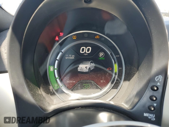 2017 FIAT 500e with VIN 3C3CFFGE6HT565405, listed as a Copart auction lot 61465715 with 39,088 mi miles and Salvage title. Bid and sale history available at DreamBid. Image 9.