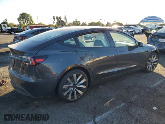 2025 Tesla Model 3 Long Range with VIN 5YJ3E1EA4SF887547, listed as a Copart auction lot 85526184 with 2,506 mi miles and Salvage title. Bid and sale history available at DreamBid. Image 3.