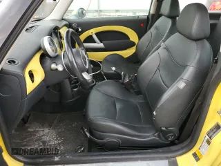 2006 MINI Hardtop z VIN WMWRC33586TK64062, wystawiony jako Copart lot #56115515 z przebiegiem 170 815 mil mil oraz Szkoda całkowita • Salvage title. Historia ofert i sprzedaży dostępna na DreamBid. Obrazek 7.