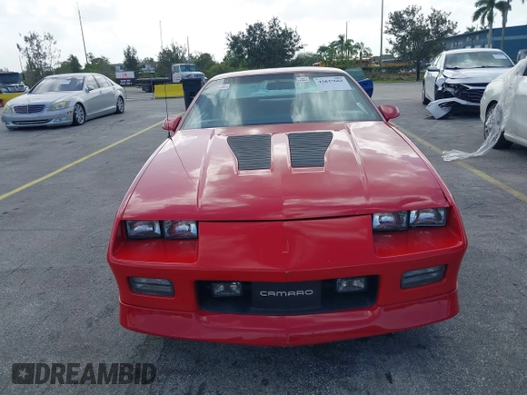 1986 Chevrolet Camaro Z28 Sport z VIN 1G1FP87F3GL117622, wystawiony jako IAAI lot #42837661 z przebiegiem 71 765 mil mil oraz . Historia ofert i sprzedaży dostępna na DreamBid. Obrazek 12.