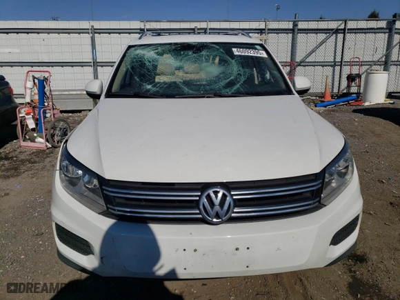 2017 Volkswagen Tiguan Wolfsburg Edition with VIN WVGSV7AX2HK006134, listed as a Copart auction lot 46092395 with 92,807 mi miles and Salvage Title. Bid and sale history available at carsss.com. Image 5.