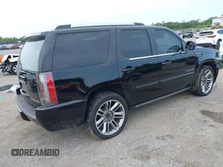 2013 Cadillac Escalade Premium z VIN 1GYS3CEF5DR358253, wystawiony jako IAAI lot #42332393 z przebiegiem 142 118 mil mil oraz . Historia ofert i sprzedaży dostępna na DreamBid. Obrazek 4.