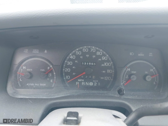 2000 Ford Crown Victoria with VIN 2FAFP73W6YX194471, listed as a IAAI auction lot 42102220 with 131,855 mi miles. Bid and sale history available at carsss.com. Image 7.