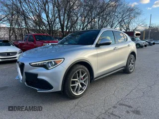 2018 Alfa Romeo Stelvio Ti Sport z VIN ZASFAKNN6J7B87980, wystawiony jako Copart lot #52651205 z przebiegiem 55 662 mil mil oraz Czysty tytuł • Clean title. Historia ofert i sprzedaży dostępna na DreamBid. Obrazek 2.