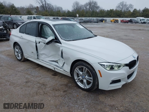 2018 BMW 3 Series 330i xDrive z VIN WBA8D9C51JEM33833, wystawiony jako IAAI lot #41565351 z przebiegiem 31 729 mil mil oraz . Historia ofert i sprzedaży dostępna na DreamBid. Obrazek 6.