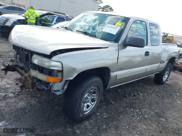 2001 Chevrolet Silverado 1500 LT with VIN 1GCEK19T31Z137434, listed as a IAAI auction lot 41592047 with 246,705 mi miles. Bid and sale history available at carsss.com. Image 18.