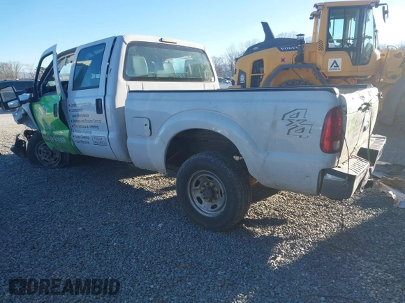 2015 Ford Super Duty F-250 SRW Lariat with VIN 1FT7W2B68FEA26013, listed as a IAAI auction lot 41528281 with 166,947 mi miles. Bid and sale history available at carsss.com. Image 3.