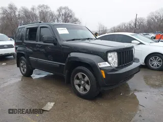 2008 Jeep Liberty Sport z VIN 1J8GN28KX8W187590, wystawiony jako IAAI lot #41440916 z przebiegiem 168 798 mil mil oraz . Historia ofert i sprzedaży dostępna na DreamBid. Obrazek 1.