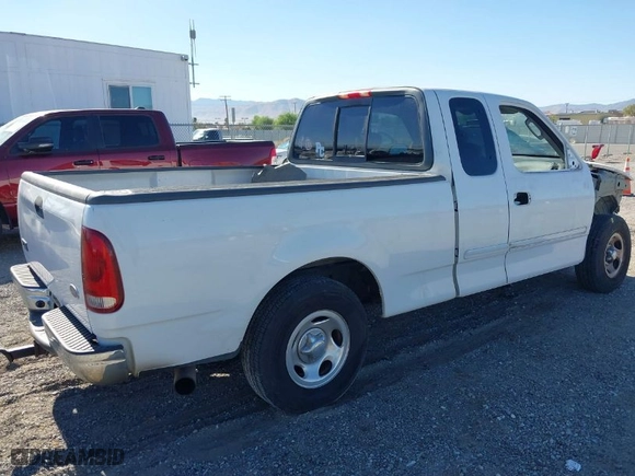 2004 Ford F-150 Heritage XL with VIN 2FTRX17244CA72124, listed as a IAAI auction lot 39967425 with 1 mi miles. Bid and sale history available at carsss.com. Image 4.