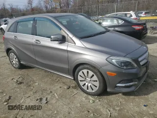 2014 Mercedes-Benz B Electric Drive with VIN WDDVP9AB4EJ003352, listed as a Copart auction lot 82856804 with 88,533 mi miles and Clean Title. Bid and sale history available at DreamBid. Image 4.