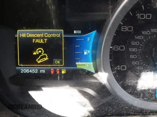 2013 Ford Explorer XLT z VIN 1FM5K8D88DGC81682, wystawiony jako IAAI lot #41183400 z przebiegiem 206 452 mil mil oraz . Historia ofert i sprzedaży dostępna na DreamBid. Obrazek 16.